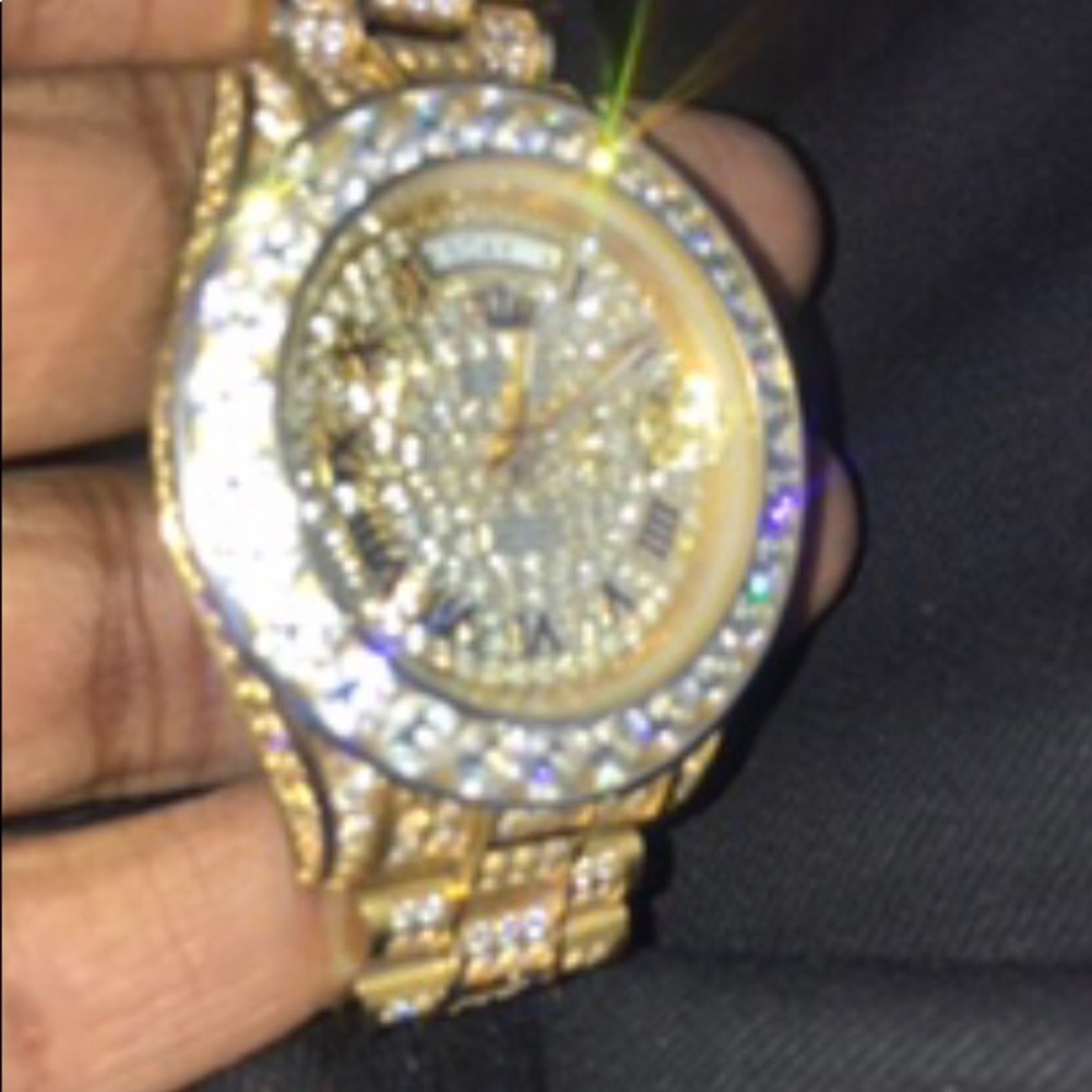 Watch - Picture 2 of 3